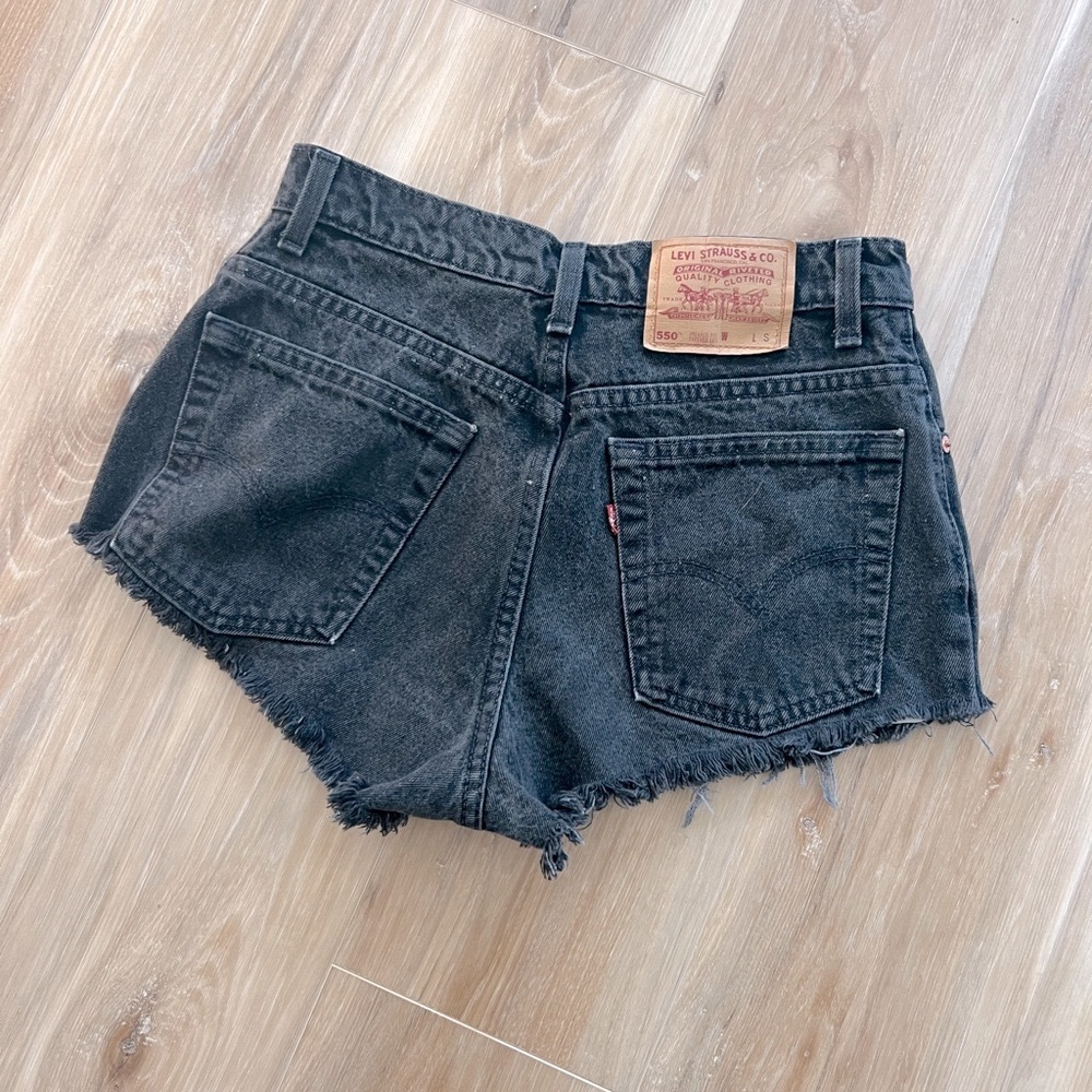 VINTAGE 550 LEVIS BLACK DENIM SHORTS